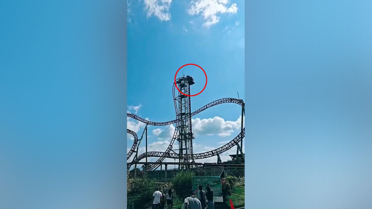 Colombia-Rollercoaster-Mishap_05.jpg
