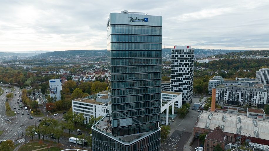Radisson-Blu-Hotel-at-Porsche-Design-Tower-Stuttgart-1-e1701684971963.jpg