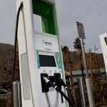 urlhttps3A2F2Fcalifornia-times-brightspot.s3.amazonaws.com2F5c2Fba2Fcd0a3cab45e78b2beaa7f76ae9b12F1400079-enviro-public-ev-charging-gxc-0010.jpg