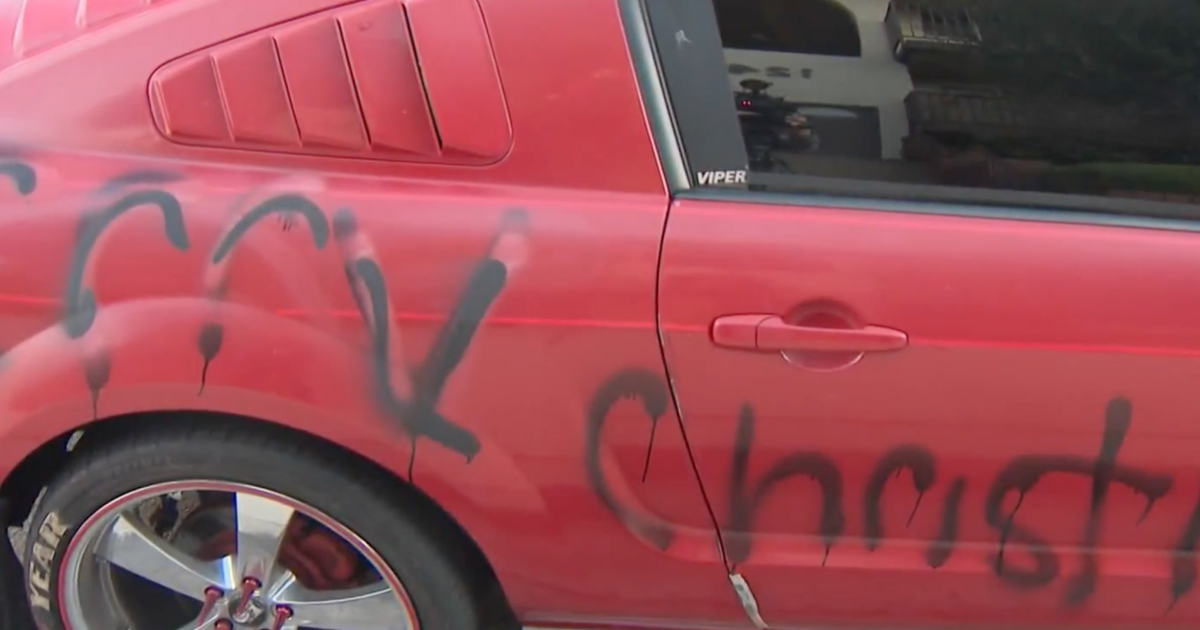 vandalized-car-026.png