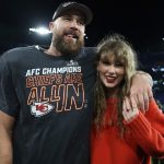 Taylor-Swift-Travis-Kelce-Kansas-City-Chiefs-NFL_12.jpg