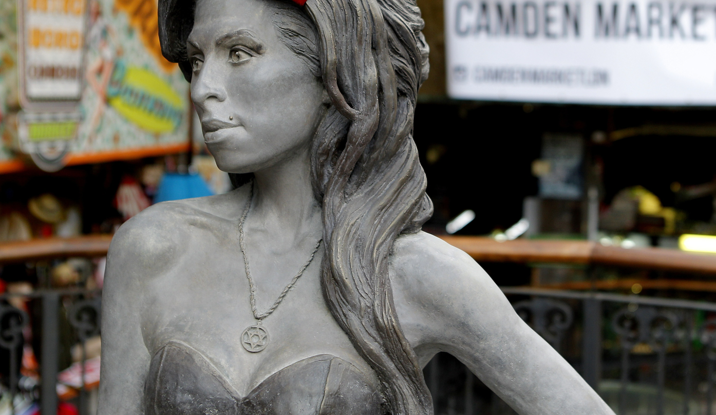 winehouse-statue.png