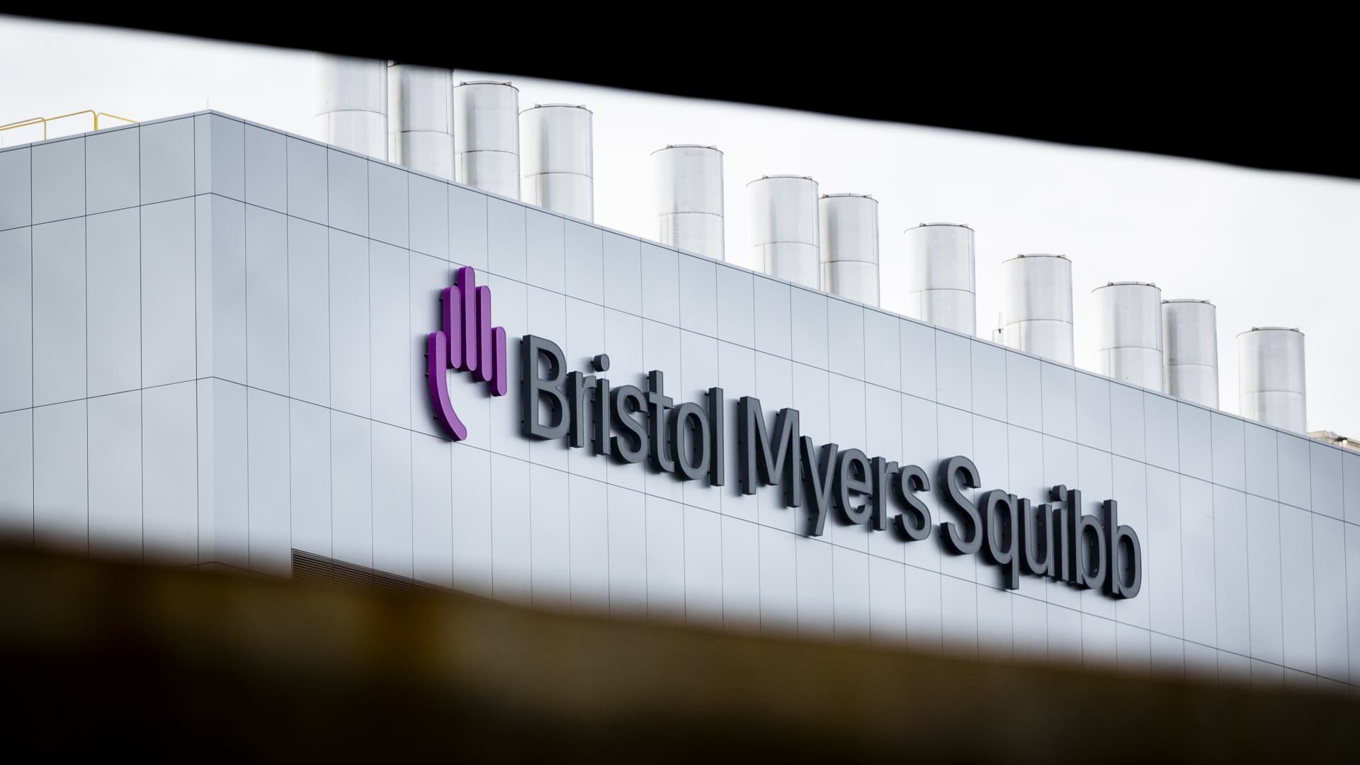 107405227-1713892869713-gettyimages-1880595297-BRISTOL_MYERS_SQUIBB.jpeg