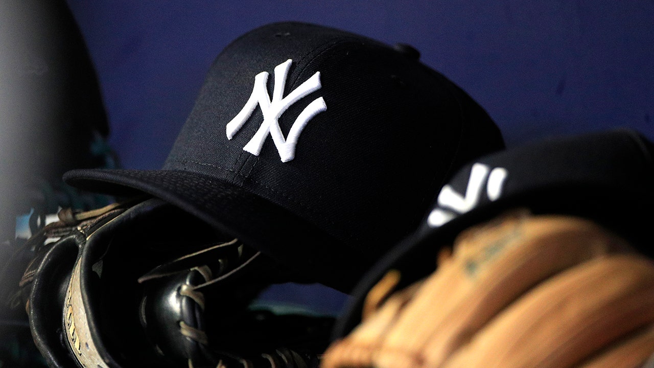 Yankees-hat.jpg