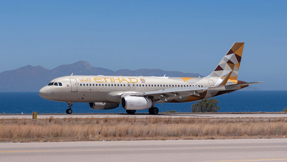 Etihad-Airways-returns-to-Santorini-for-the-summer-season.jpg