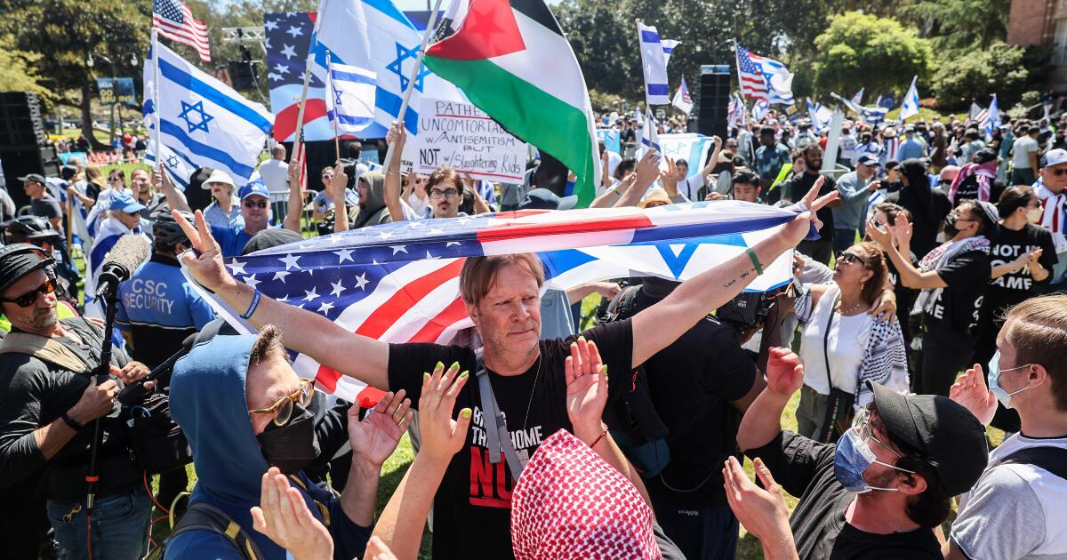 urlhttps3A2F2Fcalifornia-times-brightspot.s3.amazonaws.com2F5d2Faa2Fd271d0ea4bb1bd4e4d887b9cb5722F1441767-me-0428-israel-rally-rcg-976.jpg