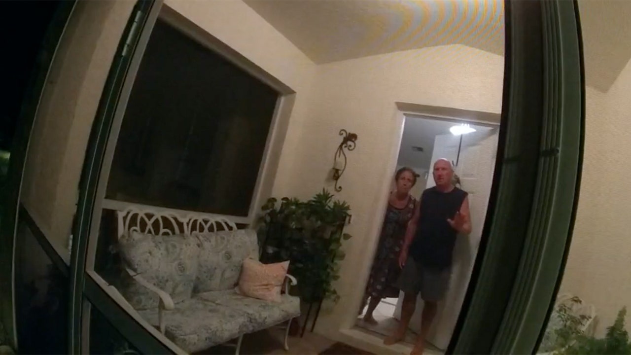 Laundries-at-door-North-Port-bodycam.jpg