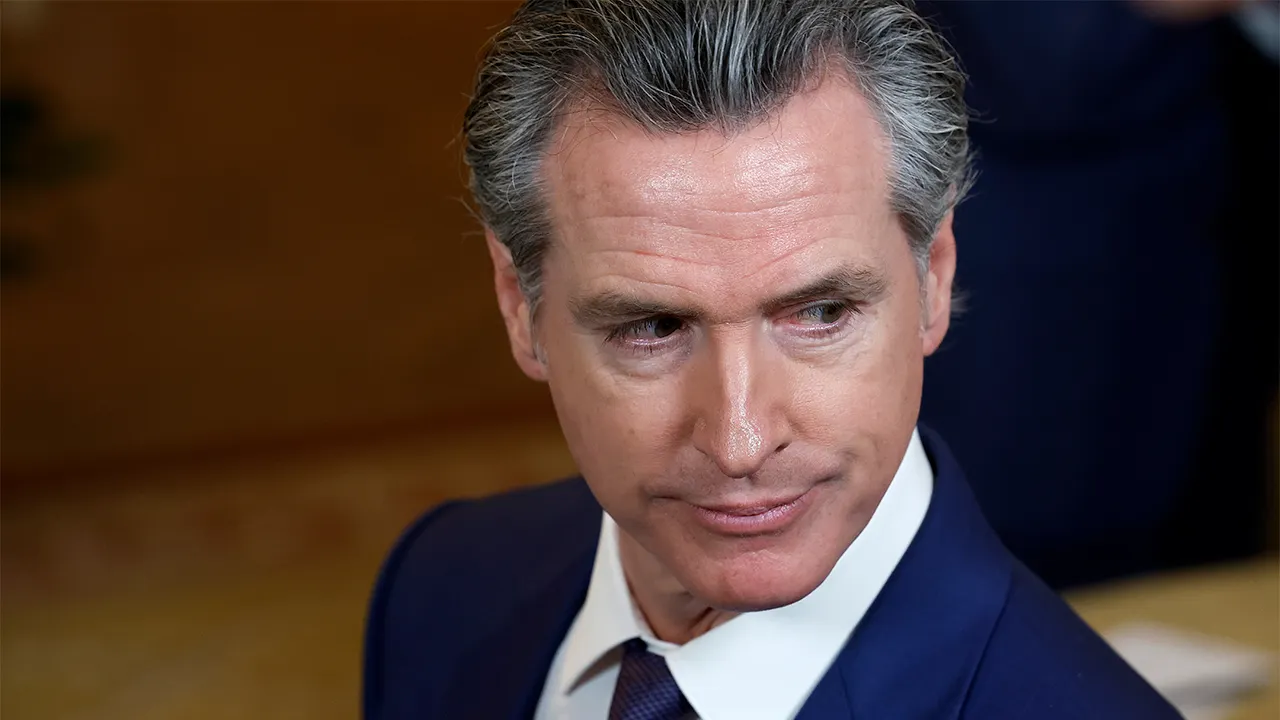 Newsom-Photo-2.jpg