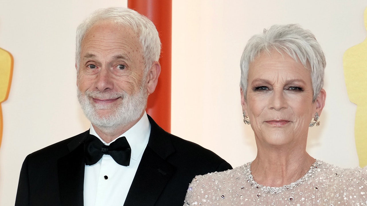 jamie-lee-curtis-christopher-guest.jpg