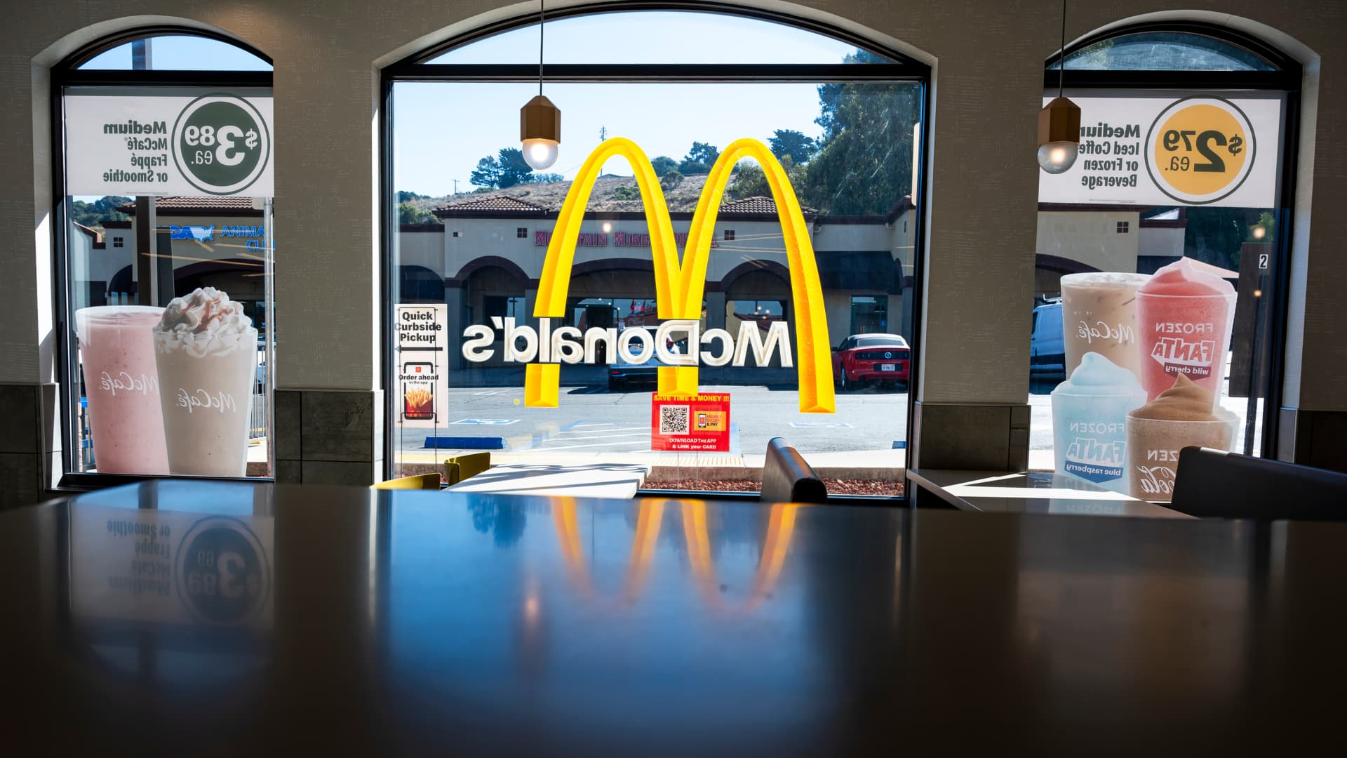 108052966-1729862108403-gettyimages-2179715492-MCDONALDS_E_COLI.jpeg