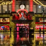 28holiday-windows-nyc-macys-add-qcmf-facebookJumbo-v2.jpg