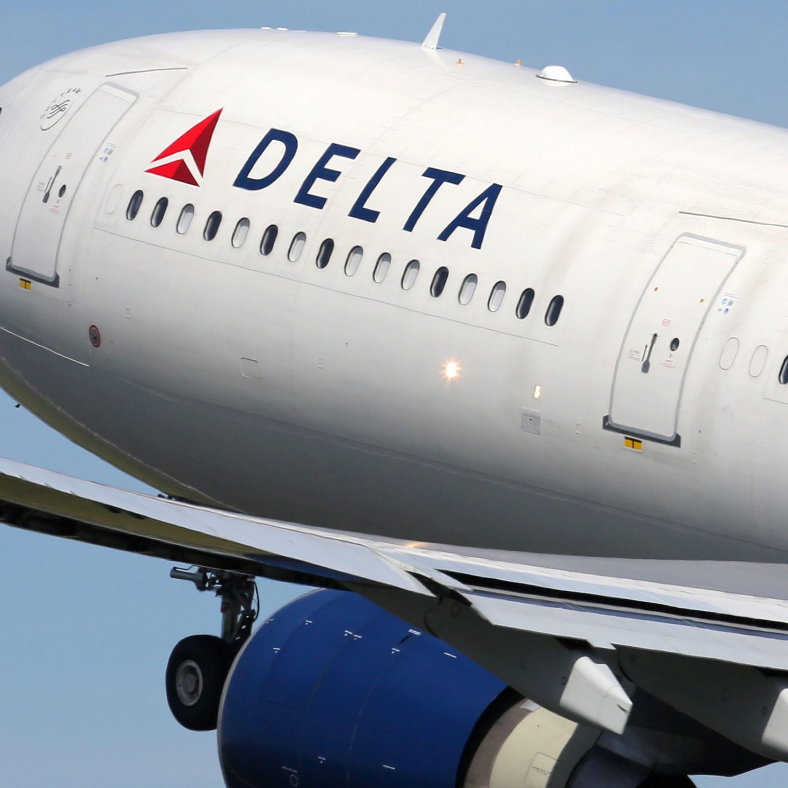 3b1ae1ef-Delta-airlines-scaled.jpg