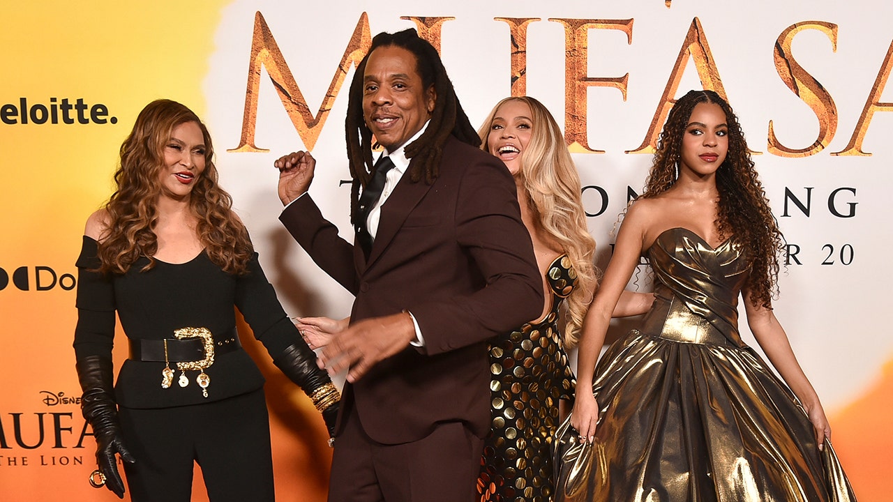 jay-z-beyonce-blue-ivy-mufasa-premiere.jpg