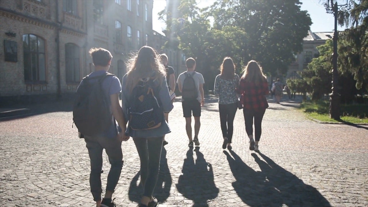 college-students-walking.jpg
