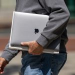 108139268-1746102550443-gettyimages-2212179166-APPLE_EARNS.jpeg