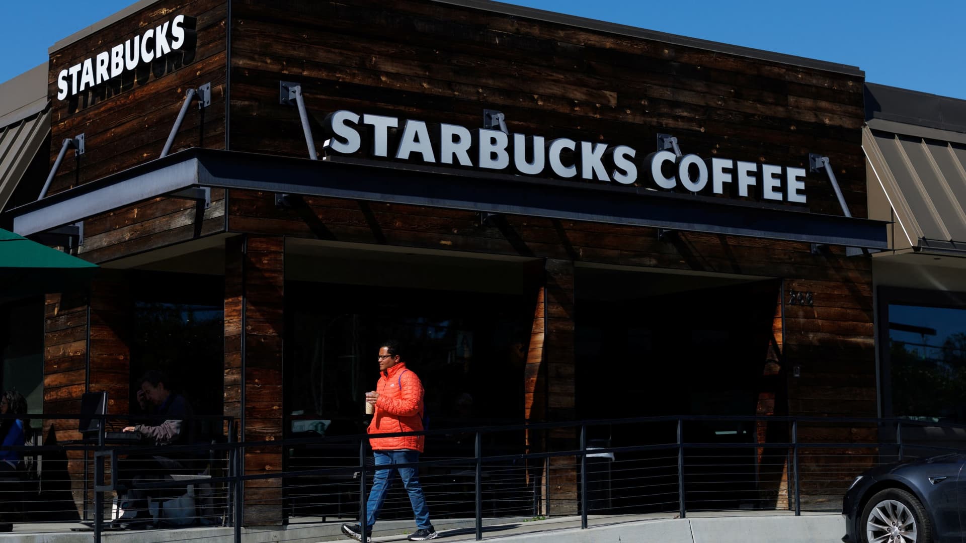 108106608-17404258302025-02-24t185956z_1297819252_rc261dagdmju_rtrmadp_0_starbucks-layoffs.jpeg