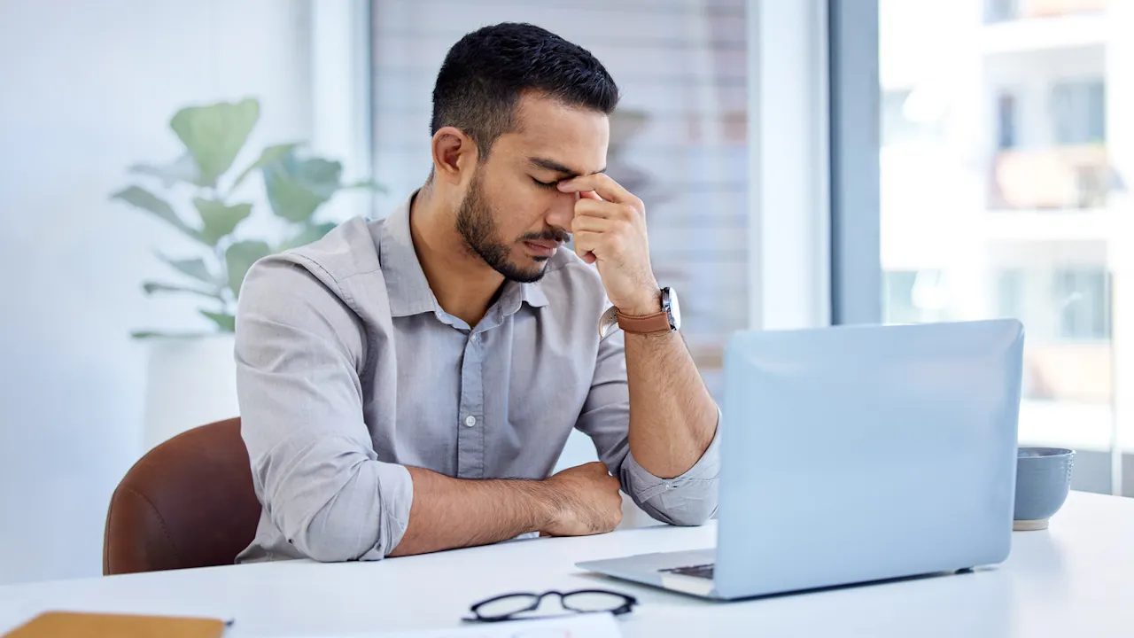 man-stressed-at-work.jpg