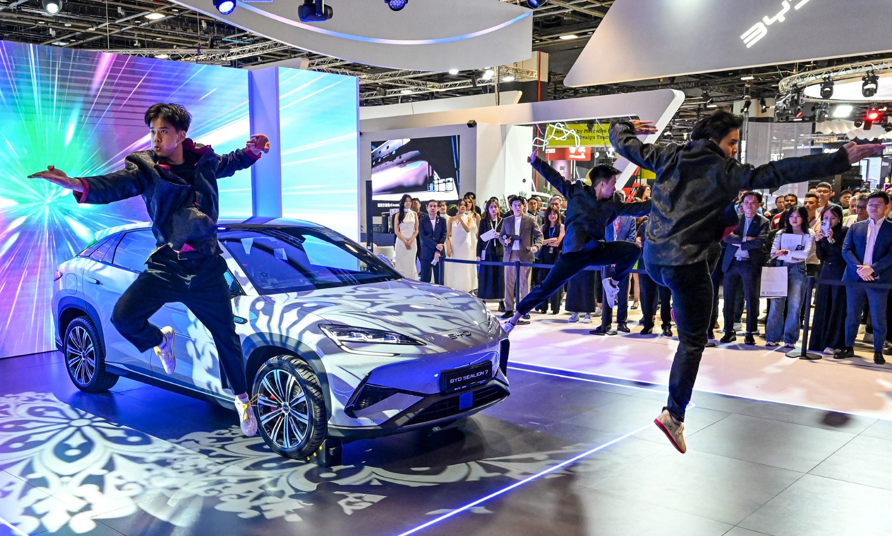 AFP__20250109__36TD6AV__v1__MidRes__SingaporeAutoShow-1754970985.jpg
