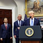 2025-09-23T004104Z_384745741_RC28XGAE79KC_RTRMADP_3_USA-TRUMP-AUTISM-1758605933.jpg