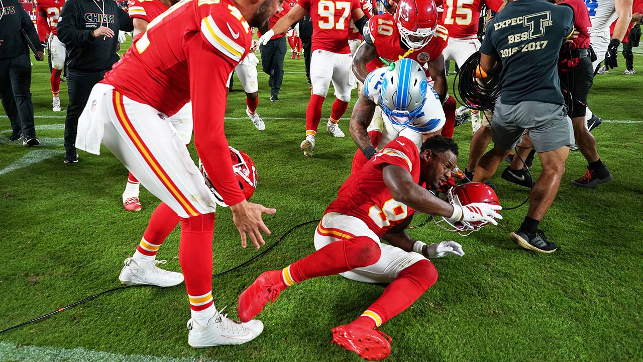 nfl-chiefs-lions-fight-101225-1.jpg