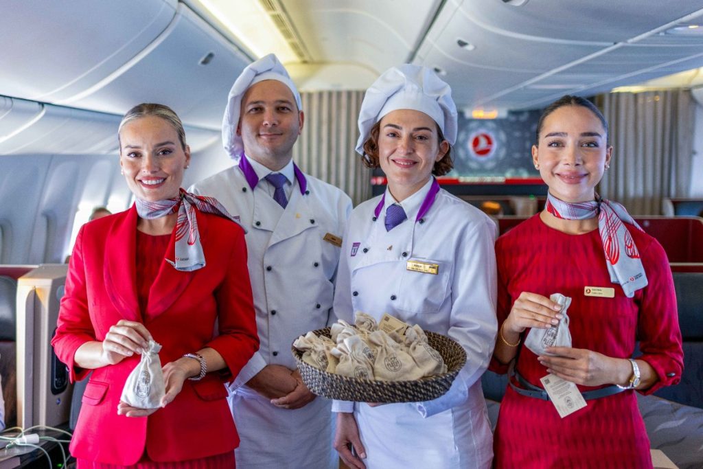 TURKISH-AIRLINES-OLDEST-BREAD-2-1-1024x683.jpg