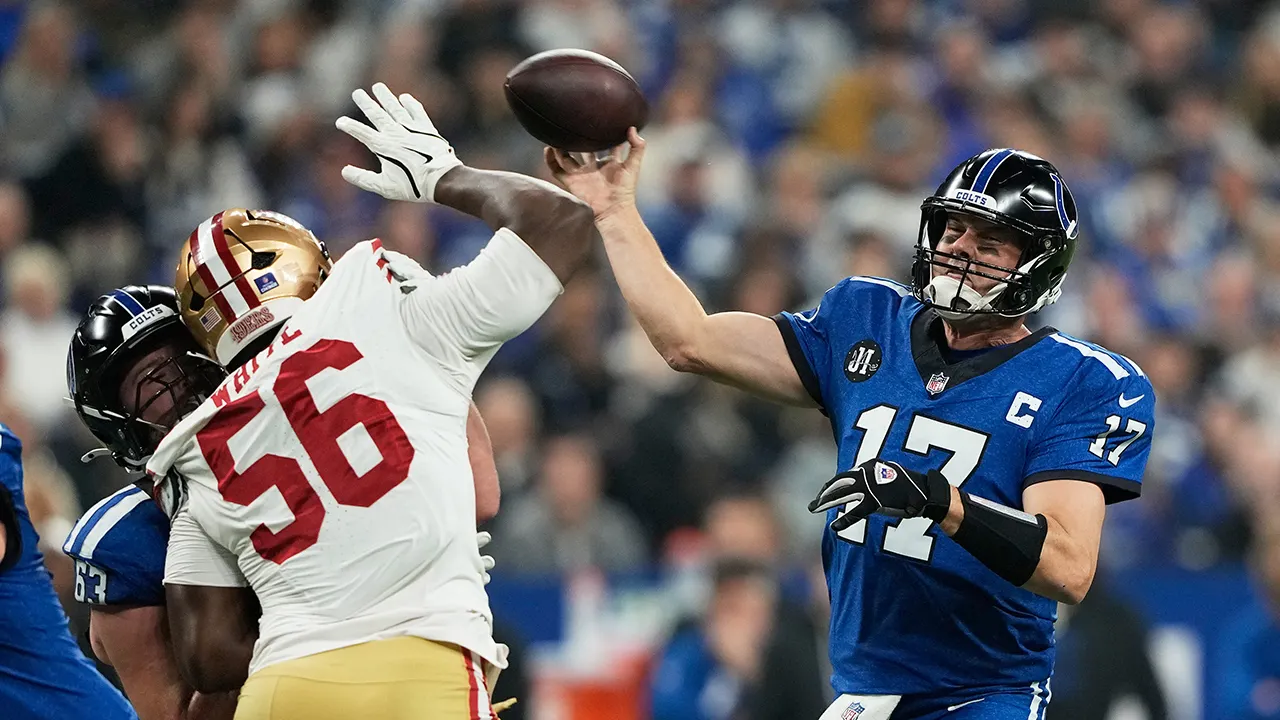 nfl-colts-philip-rivers-122225-2.jpg