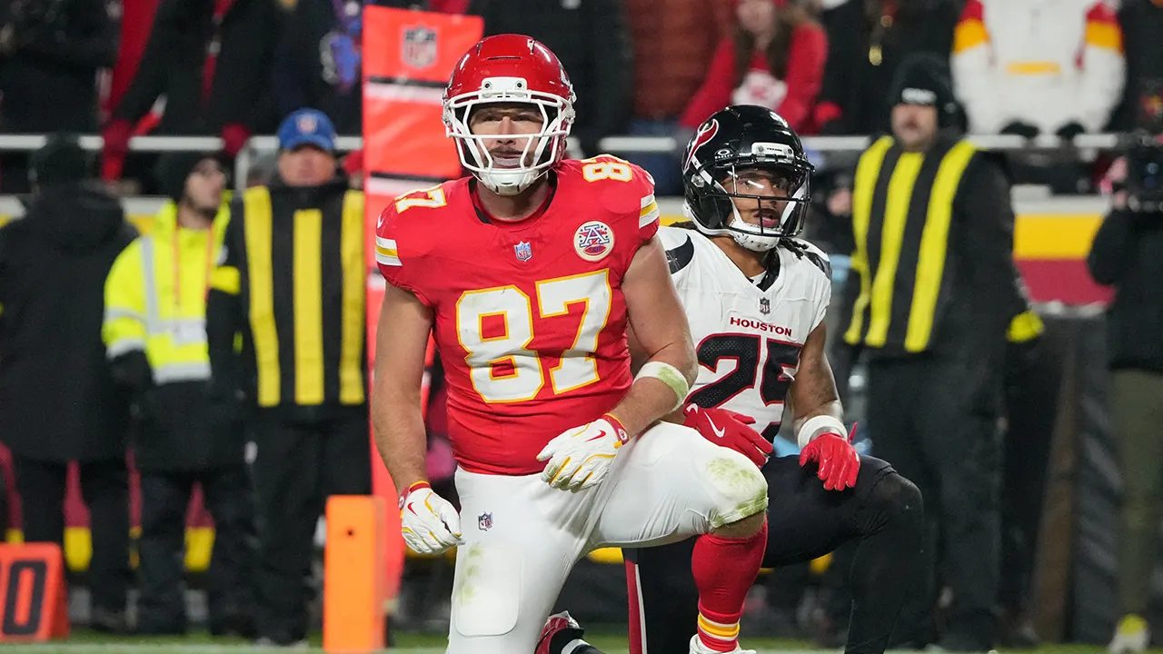 travis-kelce-121025.jpg