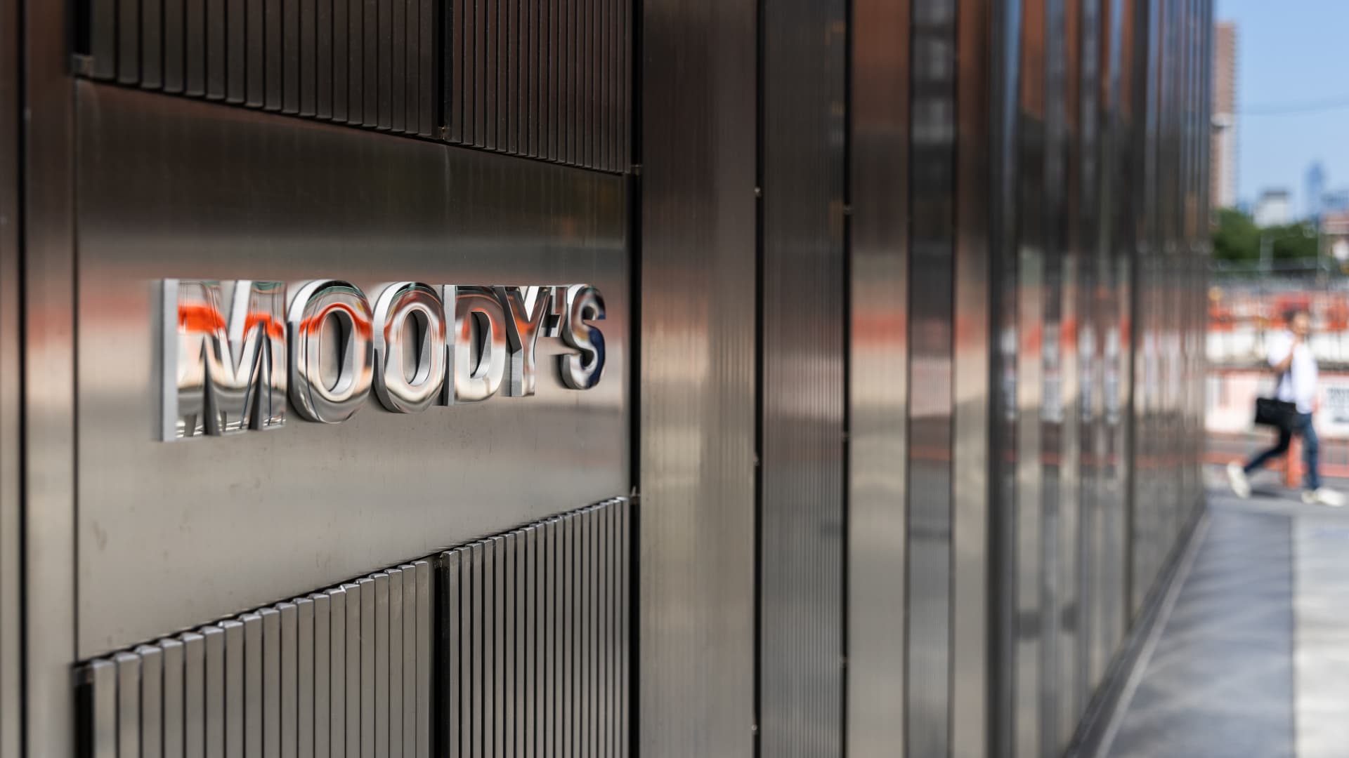 108260105-1770038635942-gettyimages-2167981128-MOODYS_CORP_HQ.jpeg