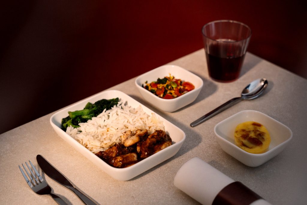 brussels-airlines-premium-economy-dining-1024x683.jpg