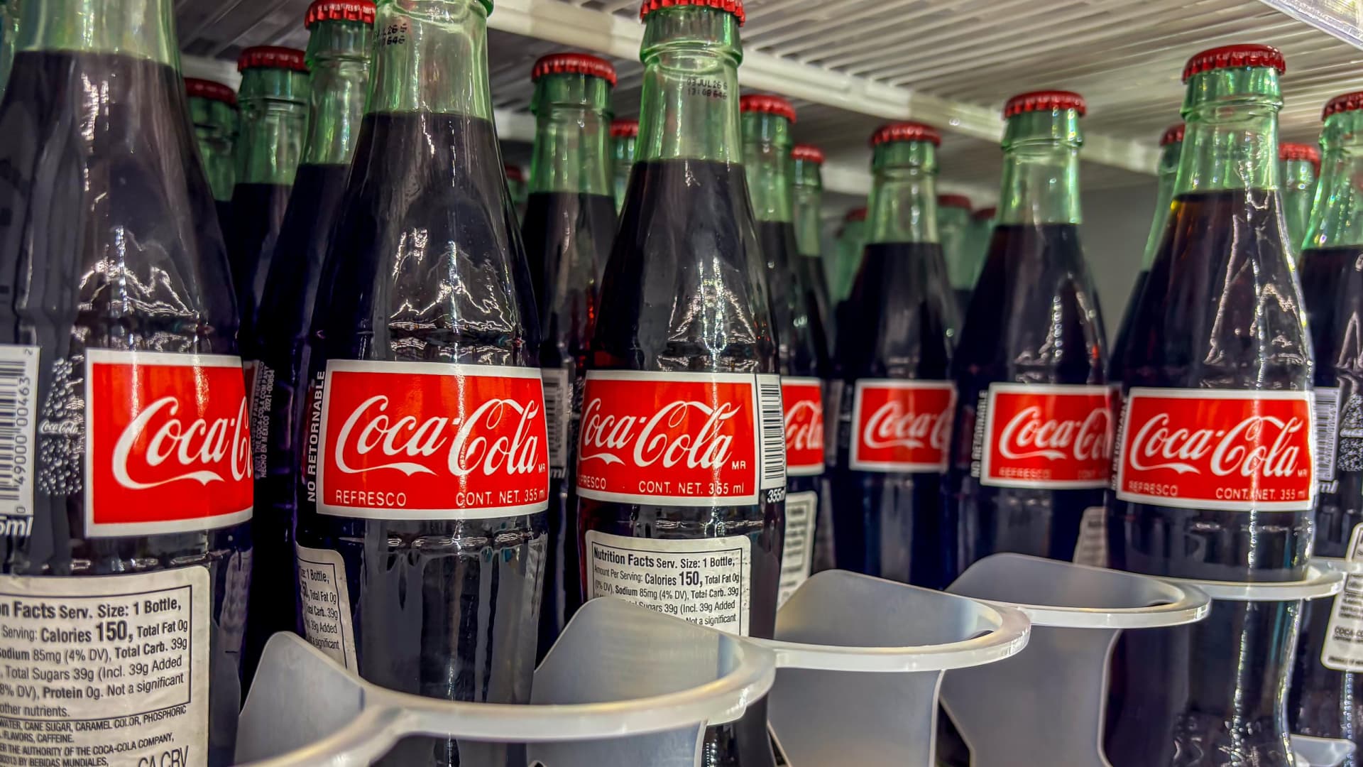 108297734-1777305995390-108297734-1777305924690-gettyimages-2260278505-COCA-COLA_EARNS.jpg
