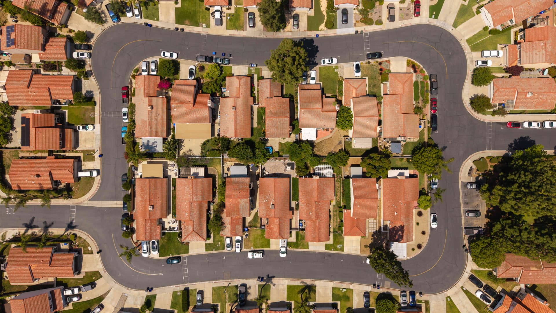108304891-1778499909366-gettyimages-2274954568-US_HOME_SALES.jpeg