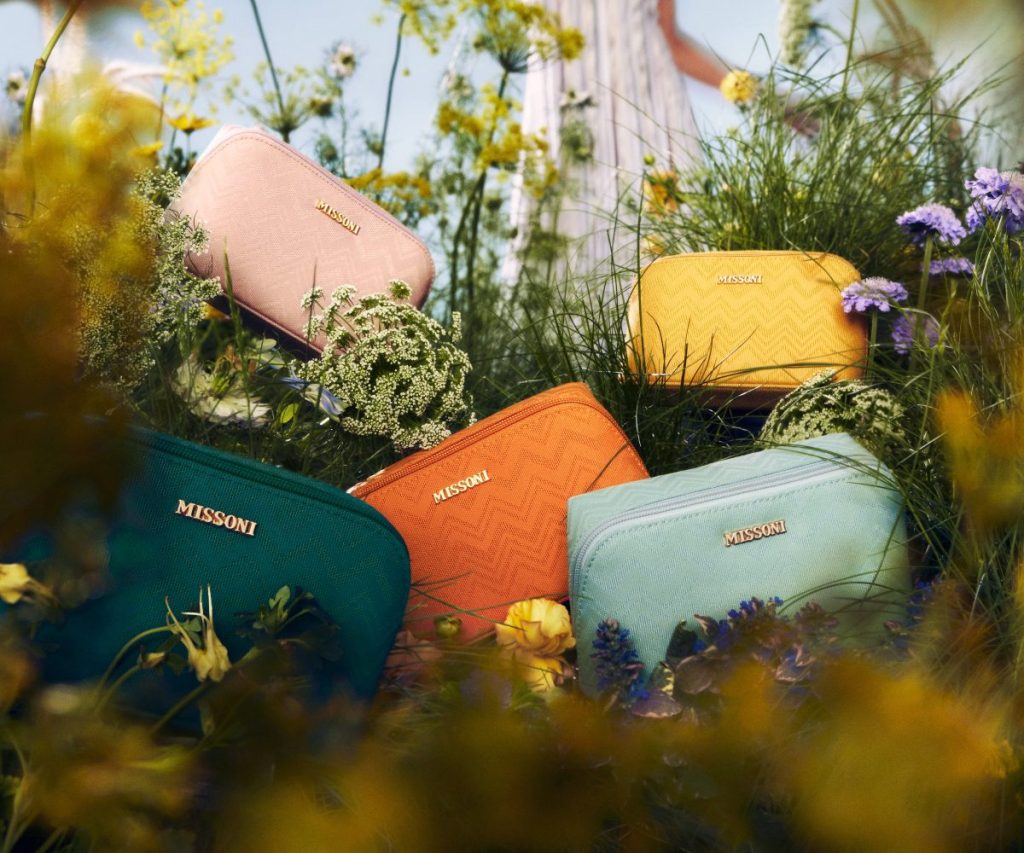 ws4048050_delta-missoni_amenitykit_391_r2-1-e1778609705934-1024x853.jpg