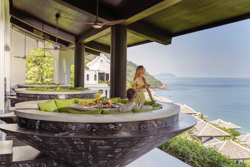intercontinental-danang-citron-non-la-table.jpg
