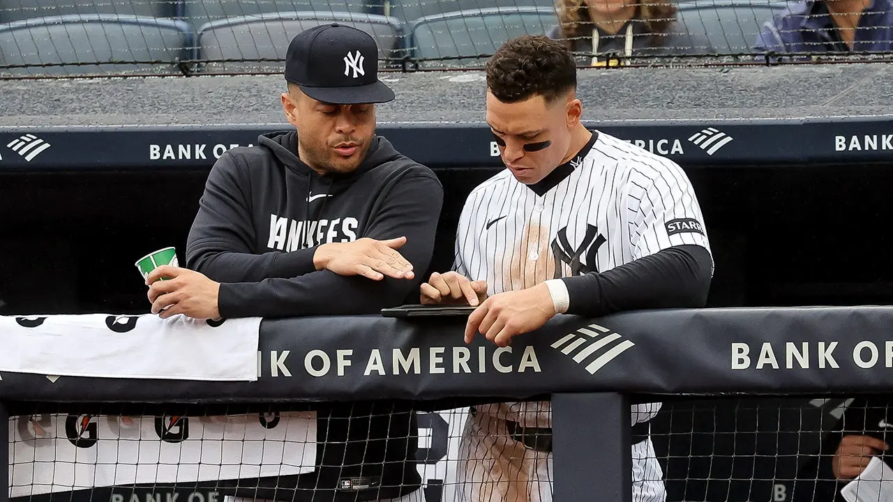 Stanton-and-Judge-on-iPad.jpg