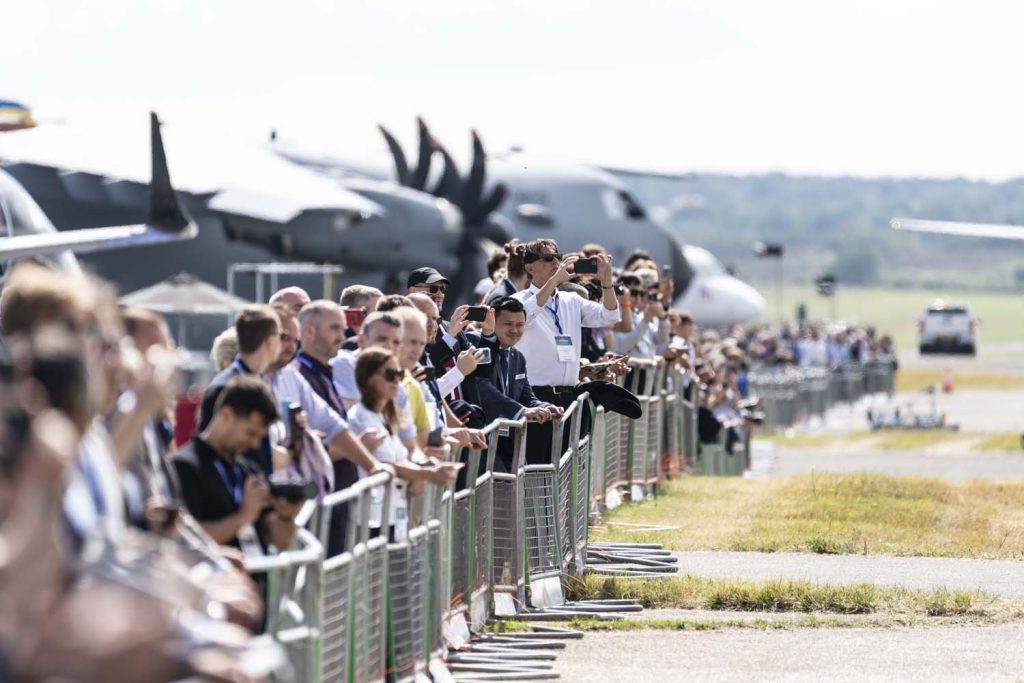 flying-display-spectators-1024x683.jpg