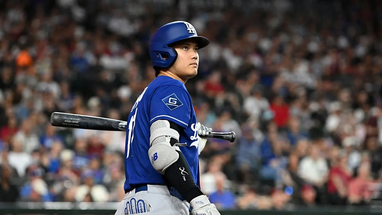 shohei-ohtani-looks-up-dodgers-mlb.jpeg