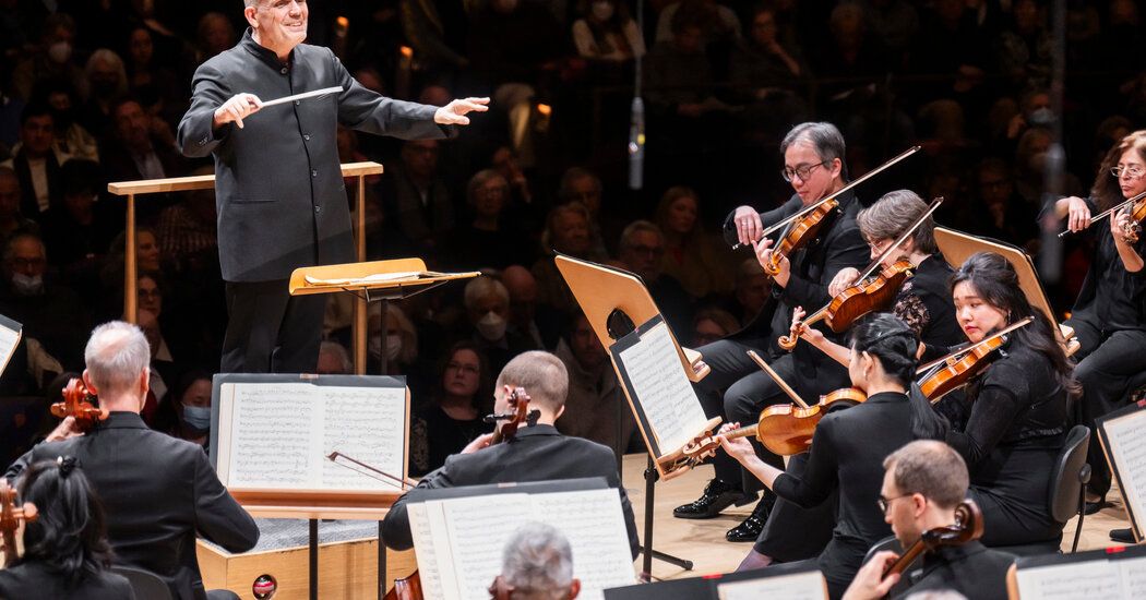 05nyphil-review-tjfg-facebookJumbo.jpg