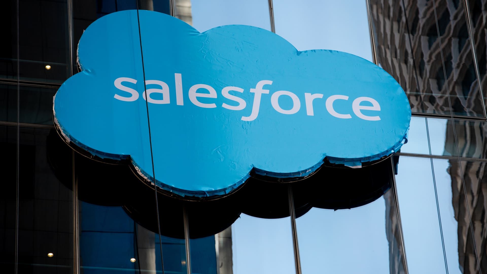 107184141-1674688256574-gettyimages-1246538271-SALESFORCE_ELLIOTT.jpeg