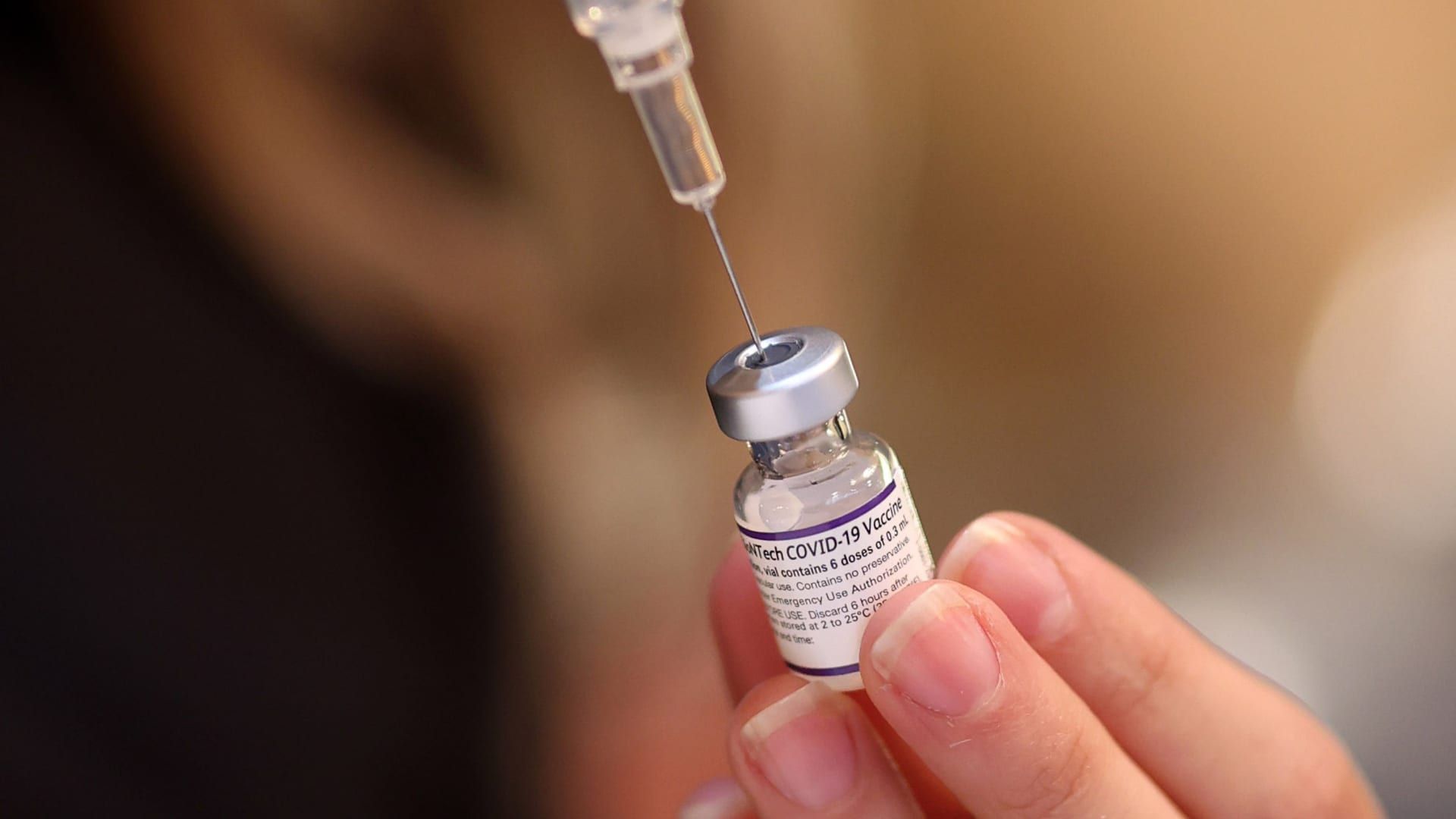 107261566-1687527023180-gettyimages-1252034687-US-NEWS-CORONAVIRUS-CHICAGO-VACCINATIONS-1-TB.jpeg
