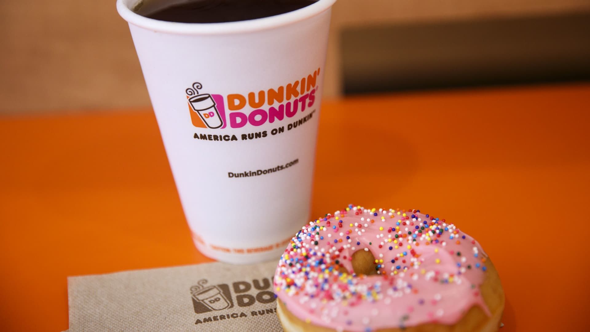 107281242-1691068745295-gettyimages-843749824-DUNKIN_DONUTS.jpeg