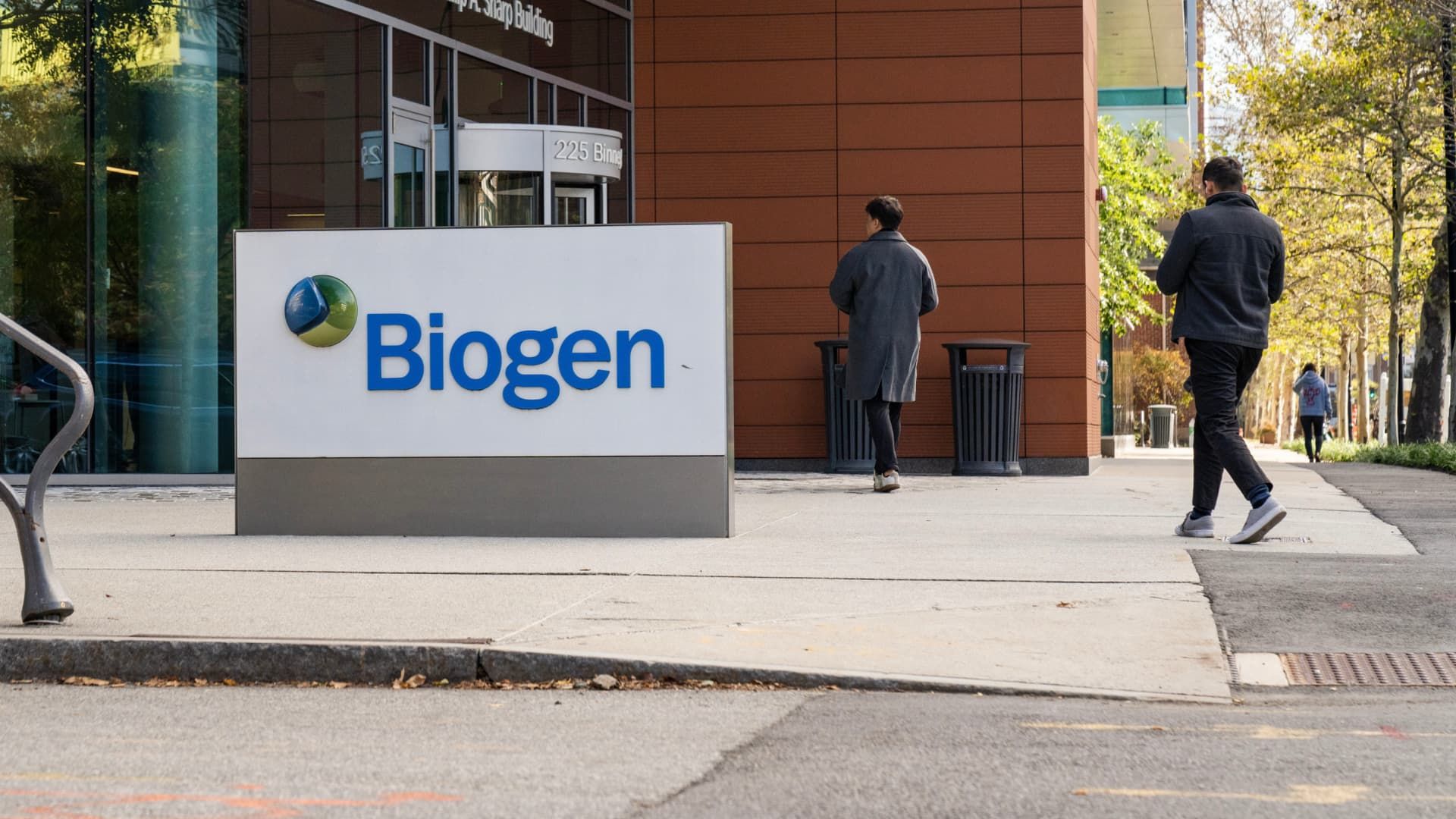 107322509-1698173836270-gettyimages-1742678123-BIOGEN_EARNS.jpeg