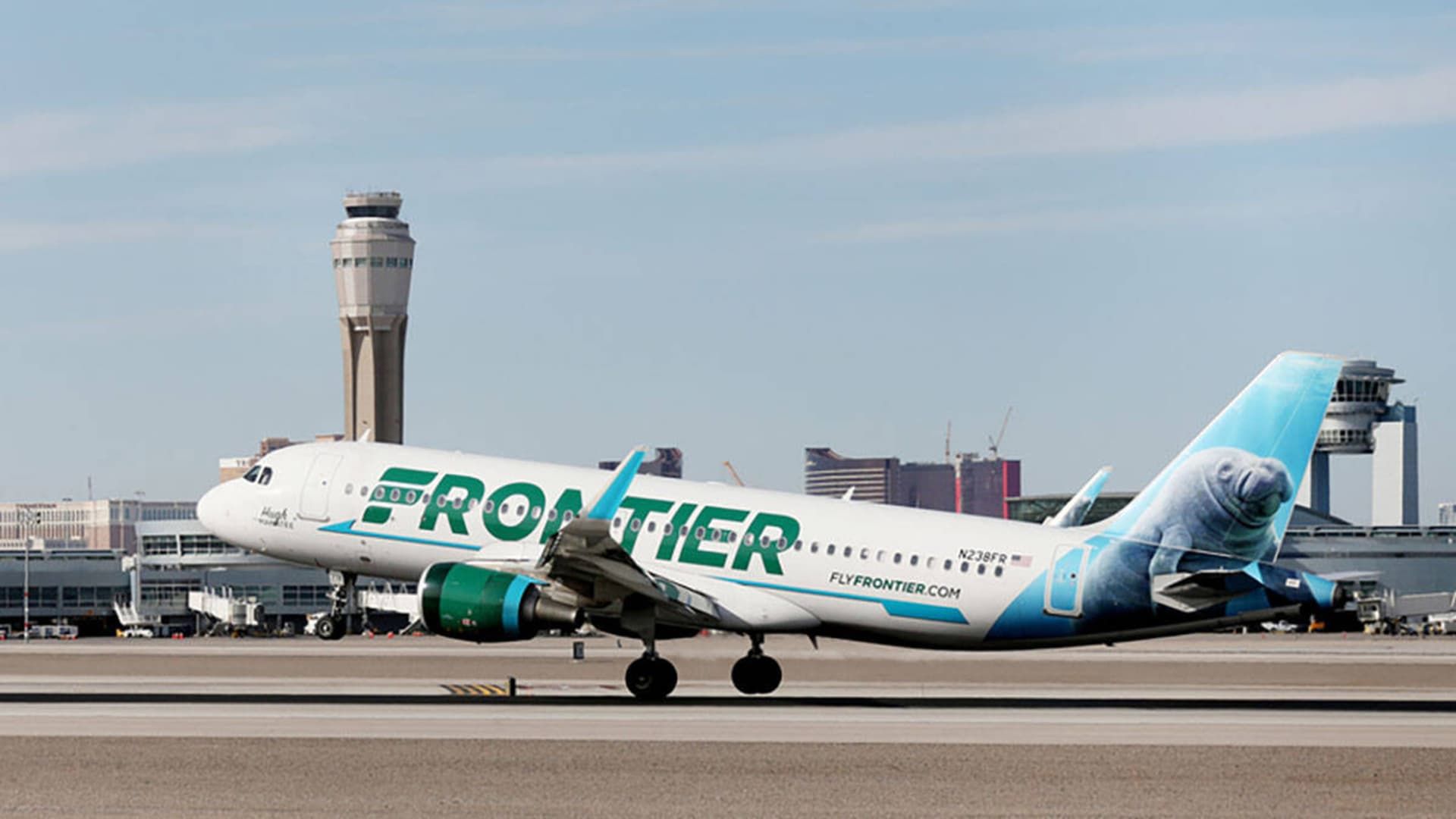 107368576-1706906823292-gettyimages-1245187252-BIZ-FRONTIER-AIRLINES-CUSTOMER-SVC-LV.jpeg