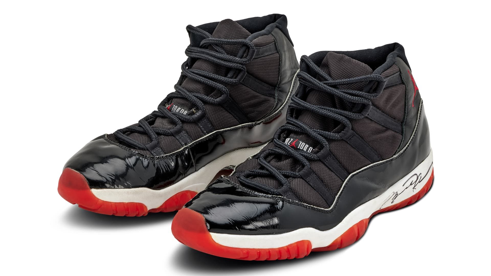 107388986-1710786540950-Michael_Jordans_1996_NBA_Finals_Game_Worn_and_Signed_Air_Jordan_XIs___Game_5_03.jpg