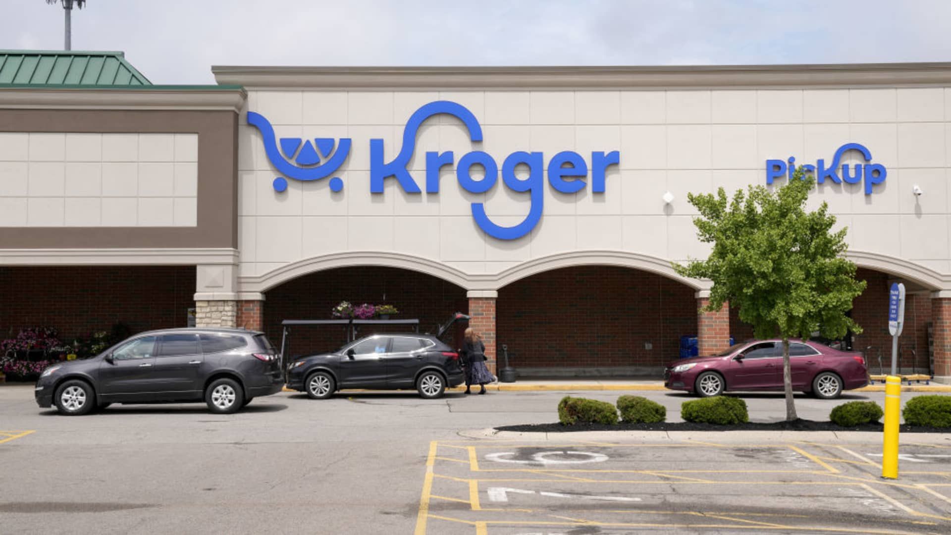 108028975-1725454080095-gettyimages-2157423997-KROGER_EARNS.jpeg