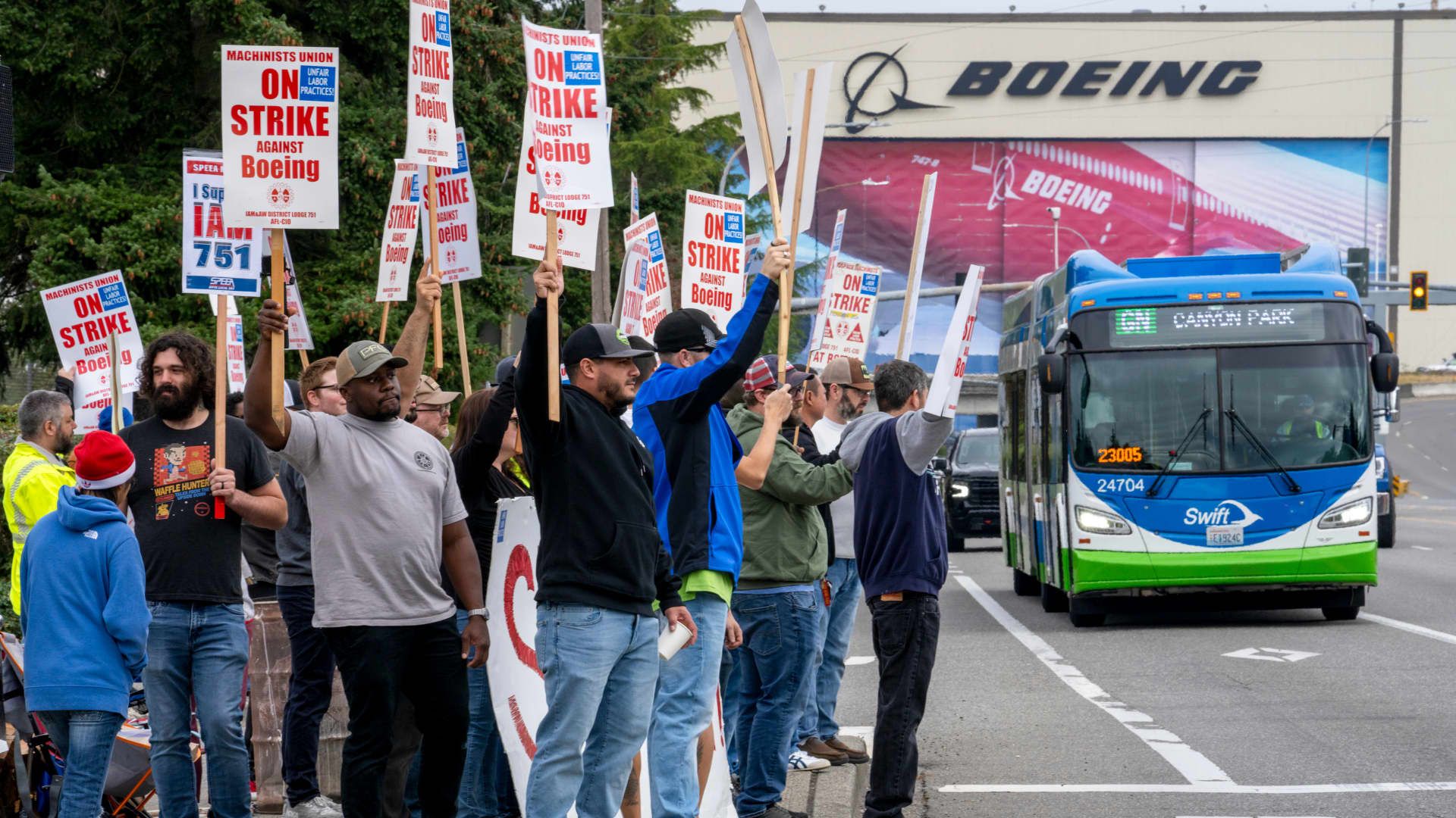 108034180-1726254300849-gettyimages-2170953155-BOEING_STRIKE.jpeg