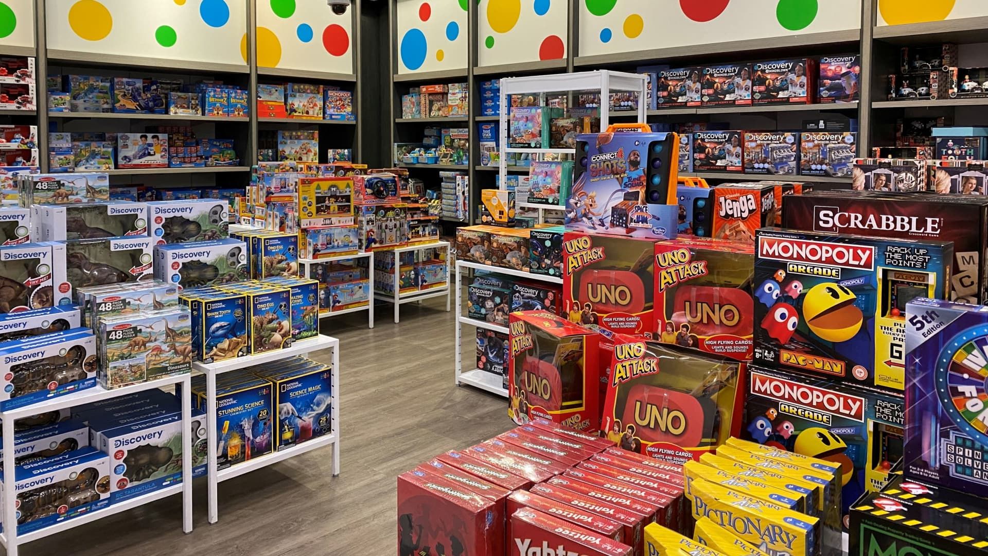 108077504-17345289552024-12-18t110126z_1351601813_rc2mrbajxfb9_rtrmadp_0_usa-trump-tariffs-toys.jpeg