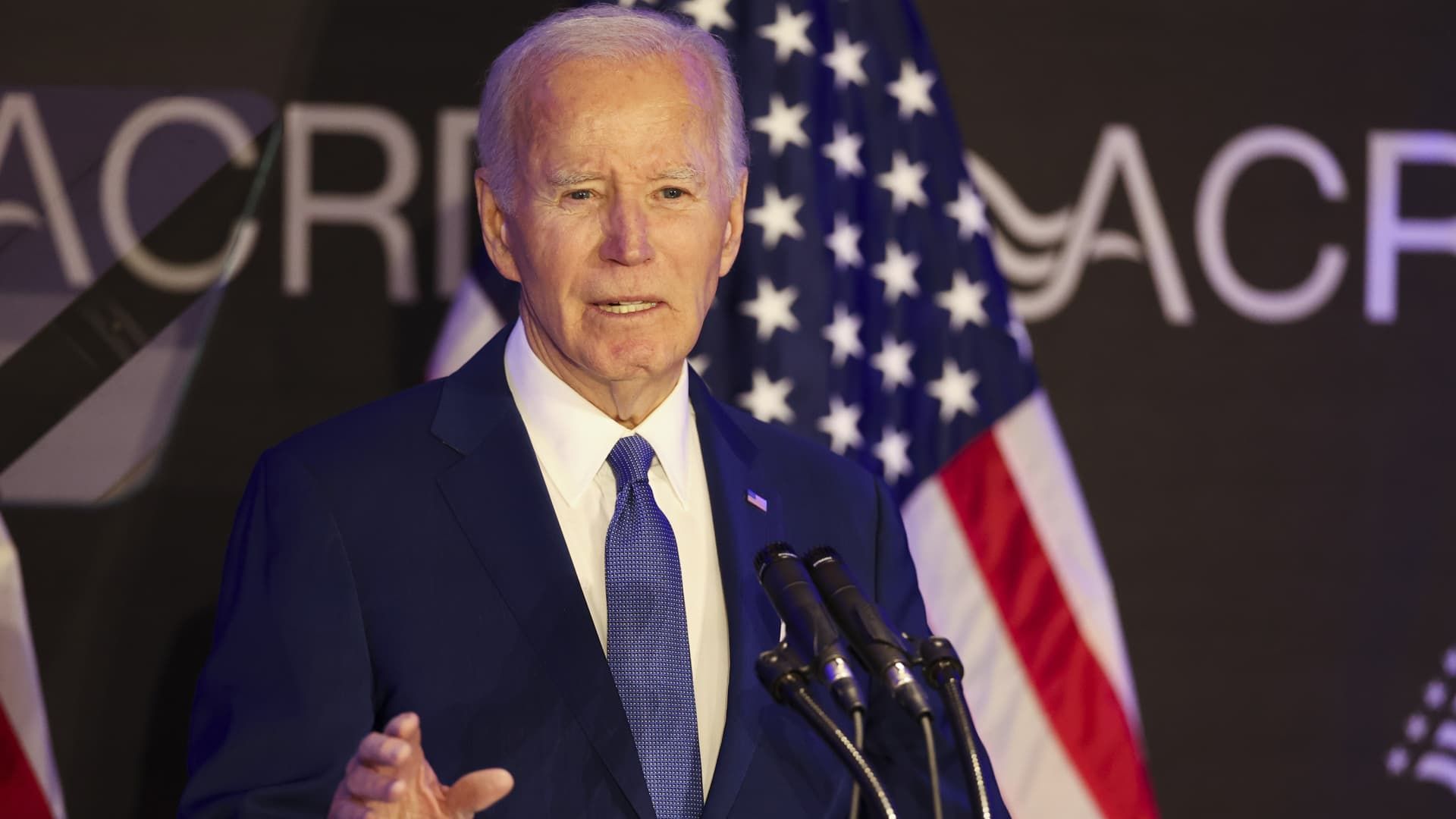 108132637-1744805273266-gettyimages-2209897850-US-NEWS-BIDEN-SOCIAL-SECURITY-TB.jpeg
