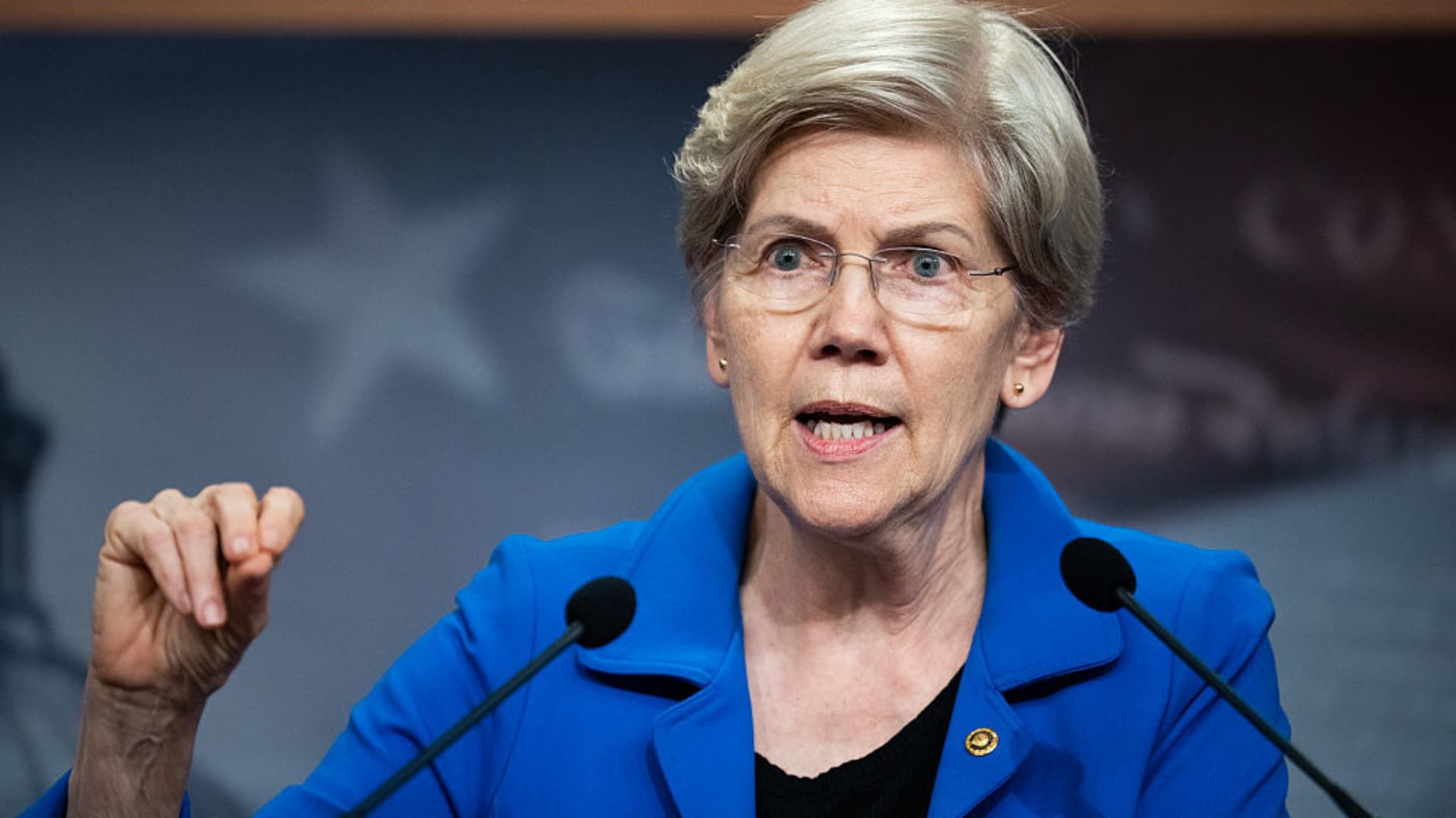 108132924-1744827721723-gettyimages-2207735789-dems_budget512_040325.jpeg