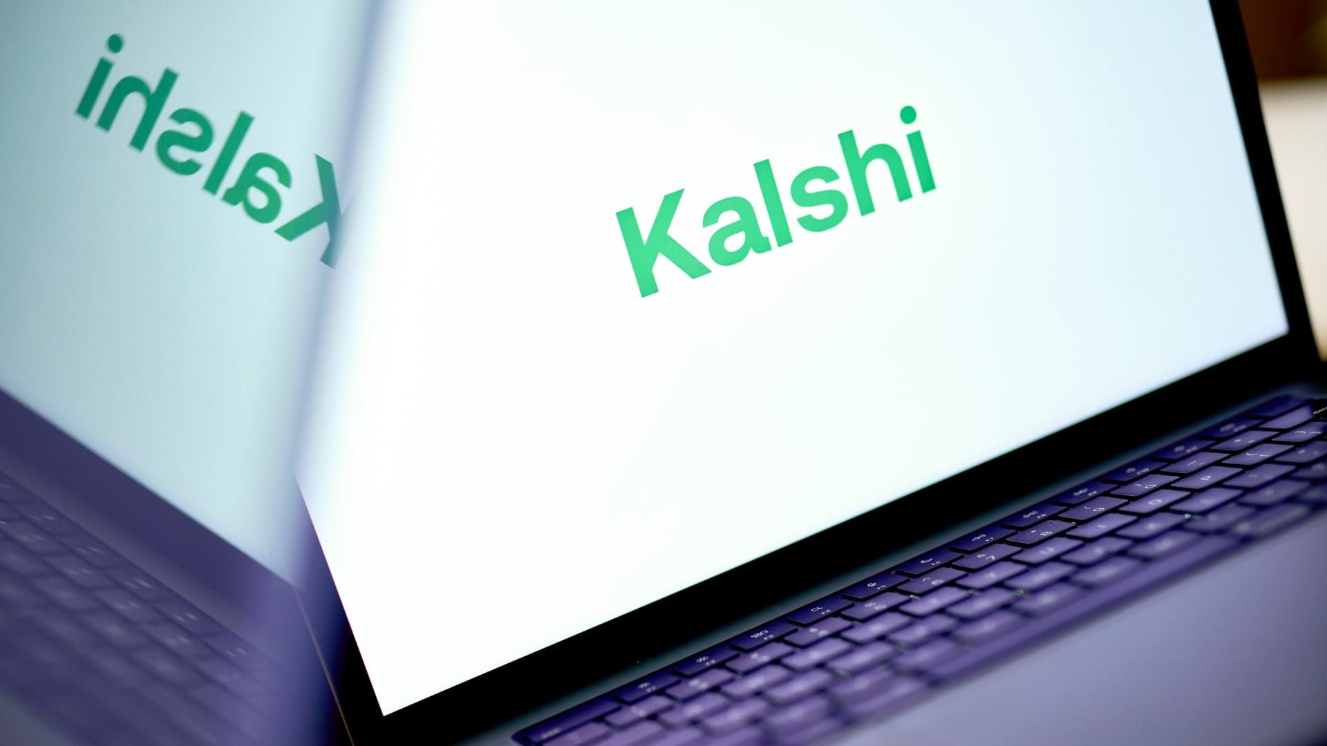 108141257-1746480026270-gettyimages-2198224769-CRYPTOCOM_KALSHI.jpeg