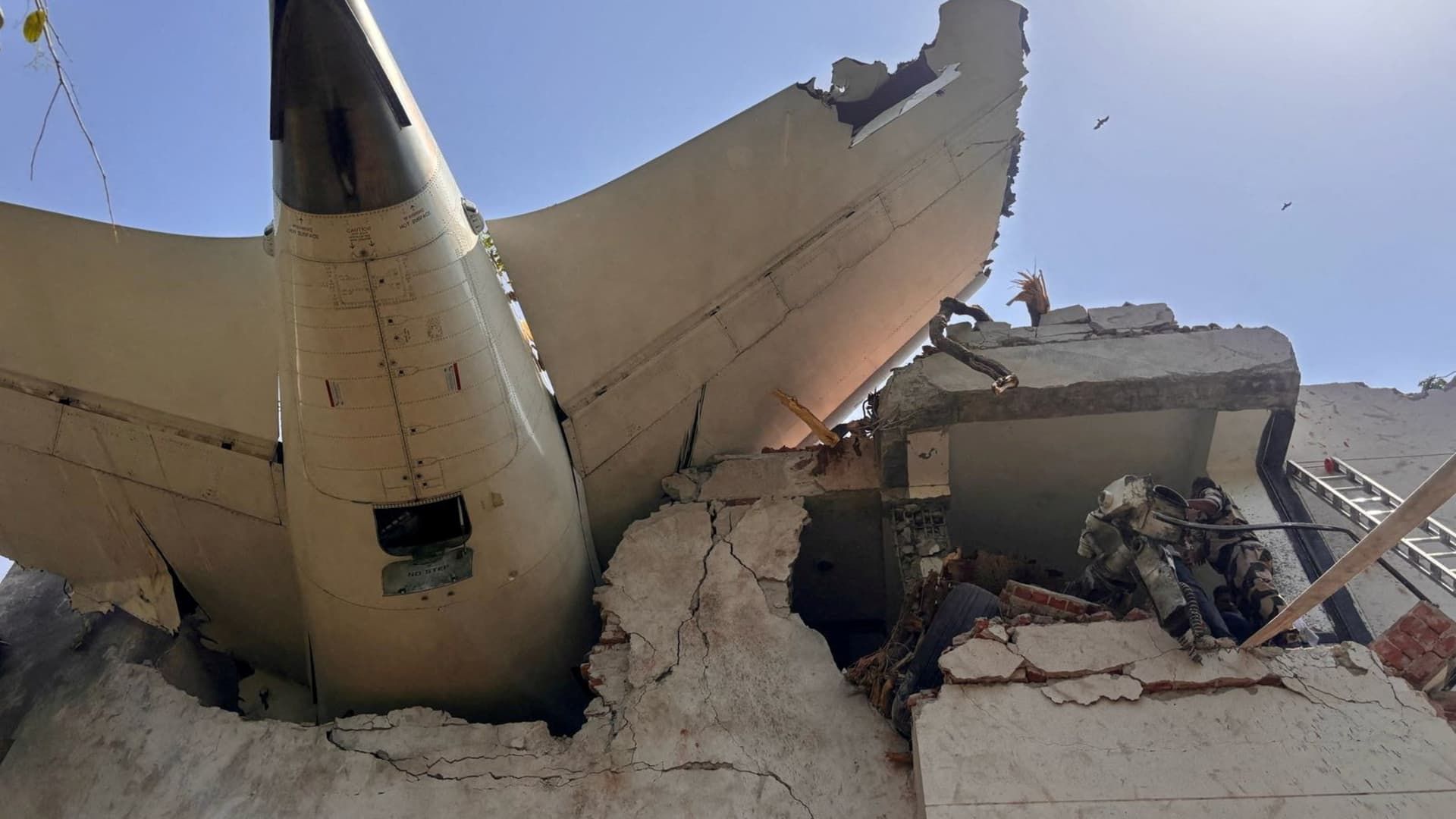 108158362-17497288102025-06-12t114548z_242347708_rc2z0faryiq3_rtrmadp_0_india-crash.jpeg
